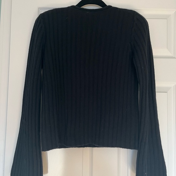 Banana republic women’s cashmere ribbed v neck black size L long bell sleeves - Picture 2 of 8